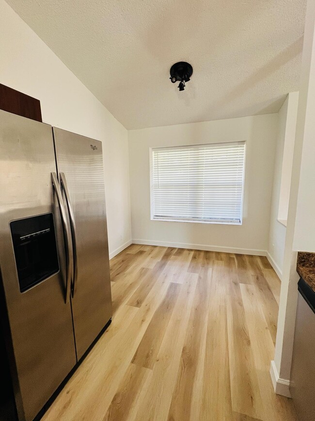 Building Photo - 15821 E Wind Cir
