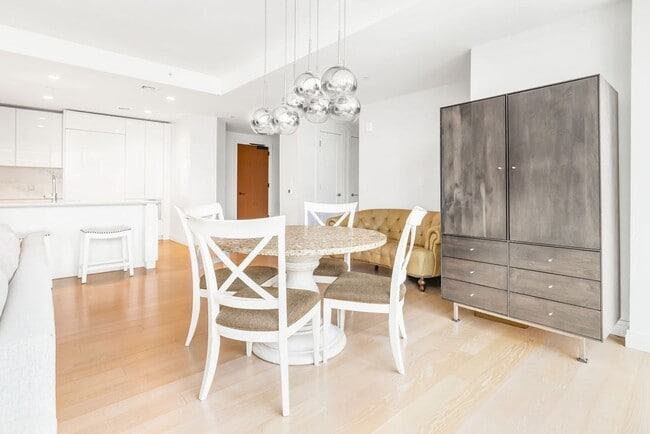 Building Photo - 135 Seaport Blvd