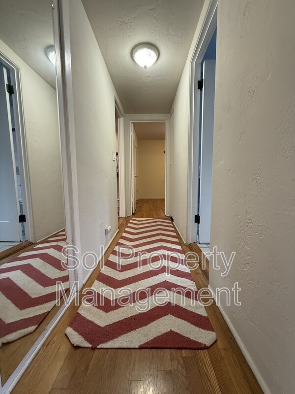 Building Photo - 722 Marnell Ave