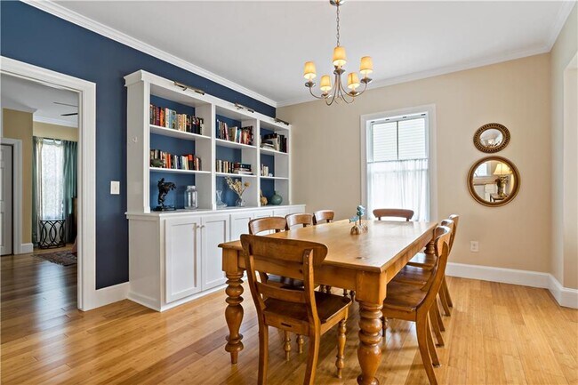 Building Photo - 6 Gladding Ct