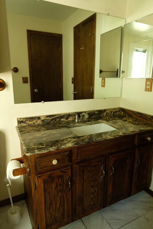 Building Photo - 3831 Paseo del Prado