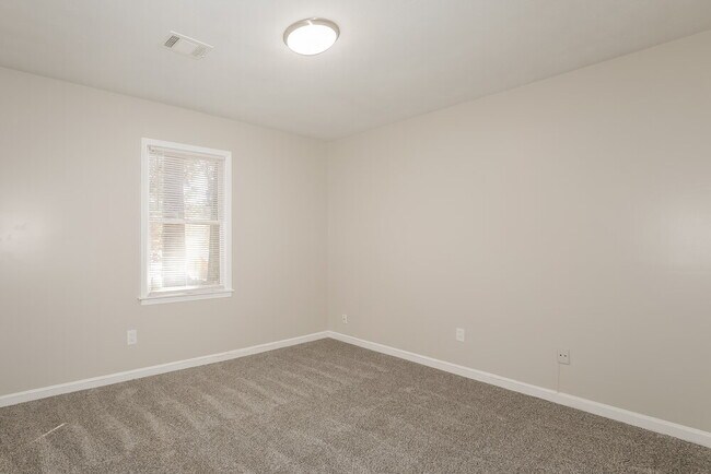 Building Photo - 2117 Tiffany Trail