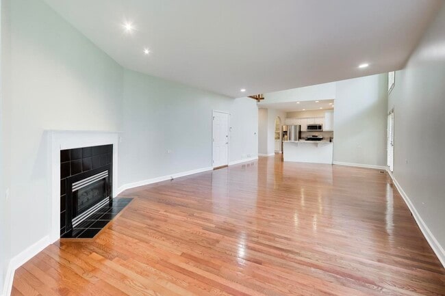 Building Photo - 417 Ashbury Dr