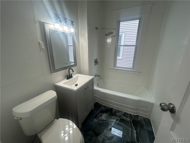 Building Photo - 411 Cambridge Ave