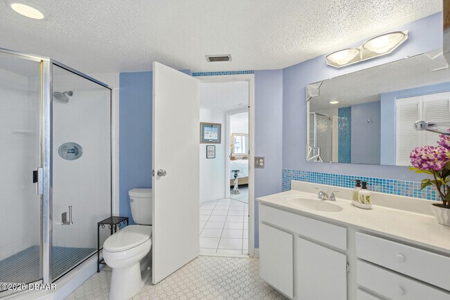 Building Photo - 925 N Halifax Ave