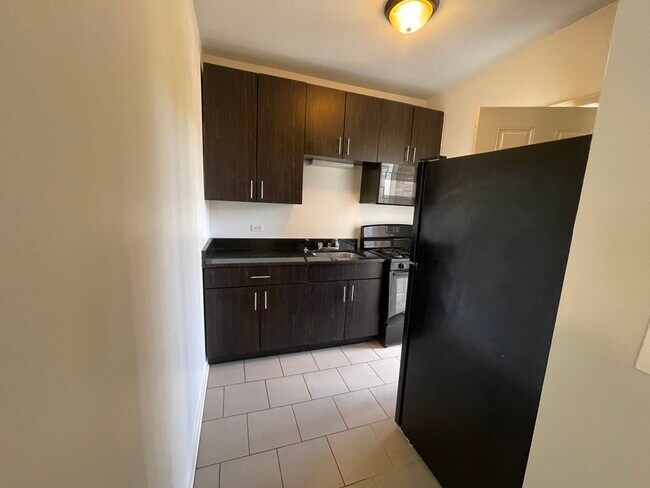 Building Photo - 7626 S Drexel Ave