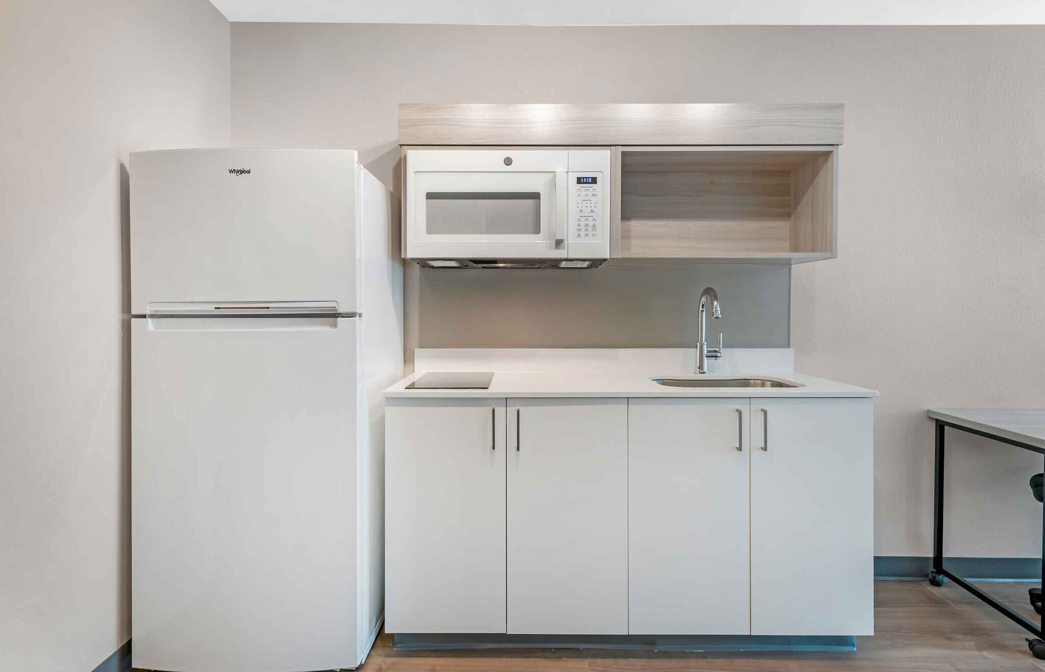 Building Photo - Furnished Studio-Wildwood