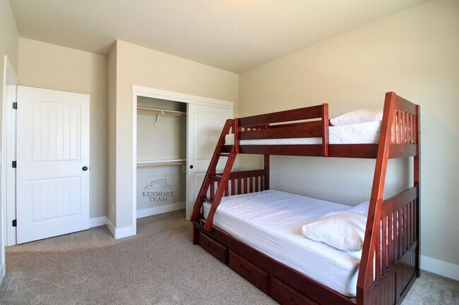 Building Photo - 4326 S Anderson Pl