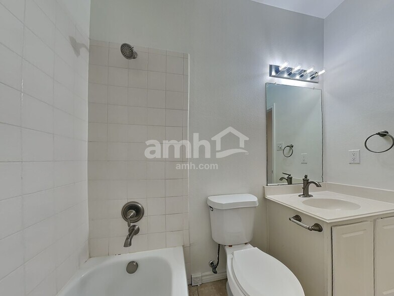 Building Photo - 485 Sausalito Dr