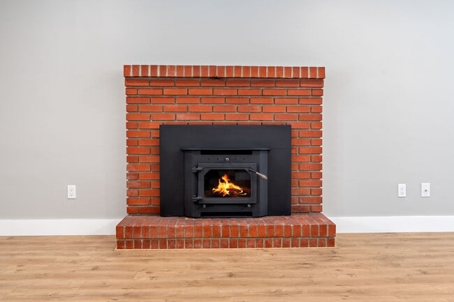 Building Photo - Stunning 5-Bedroom Home on Nearly 1 Acre – Fully Fenced w/ Treehouse | Indian Meadows | Coeur d’A...