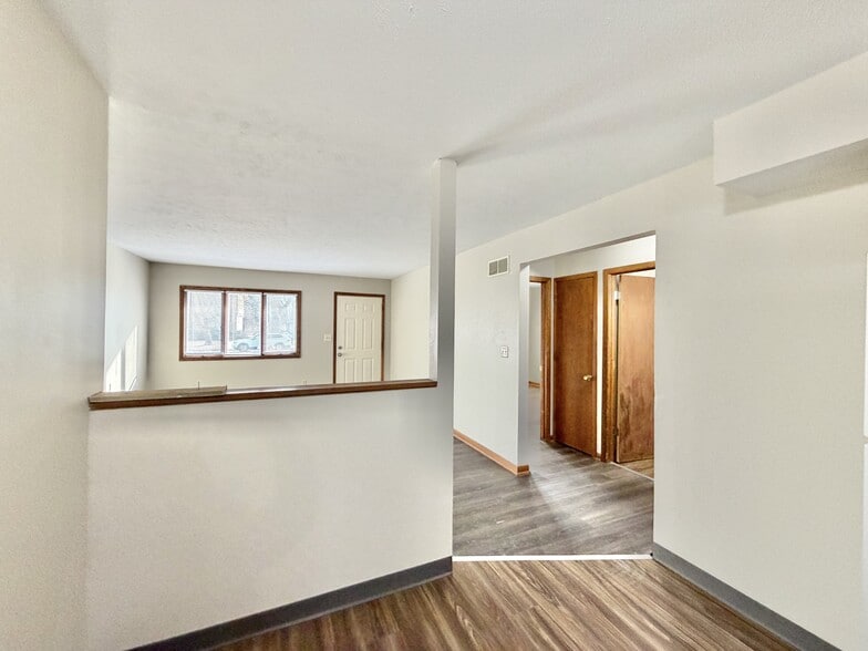 Building Photo - 2047 Colony Ct