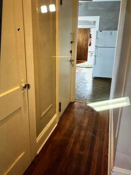Building Photo - 328 Cedar Ave