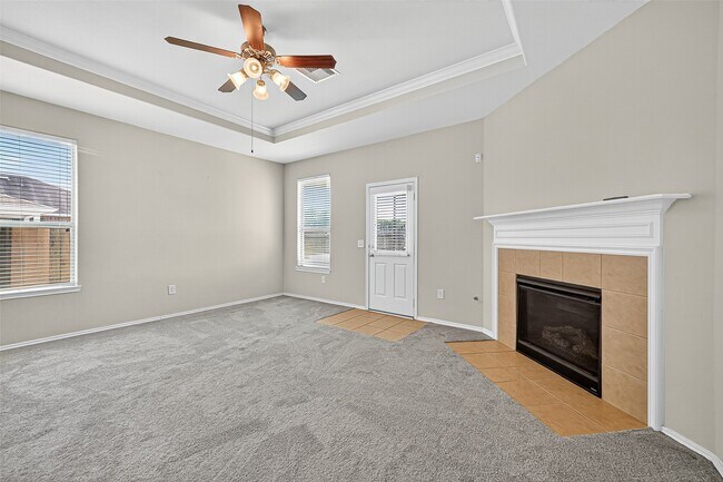 Building Photo - 1403 S Maple Dr