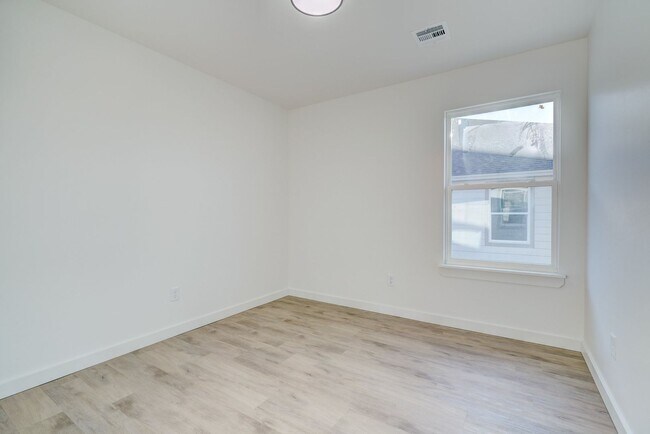 Building Photo - 224 NW 122nd St
