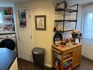 Building Photo - 245 W 5th St