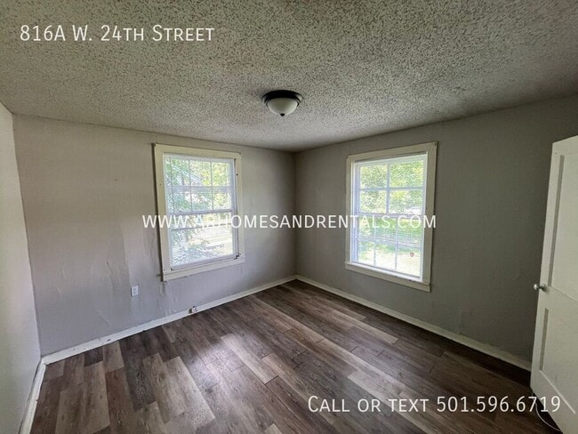 Building Photo - 816A W. 24th Street-