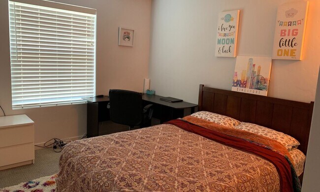 Building Photo - 4 bedrooms upstairs PLUS an OFFICE on the ...