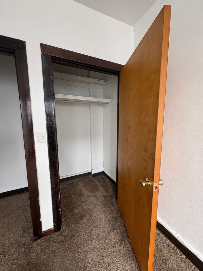 Building Photo - 2 N Huron St