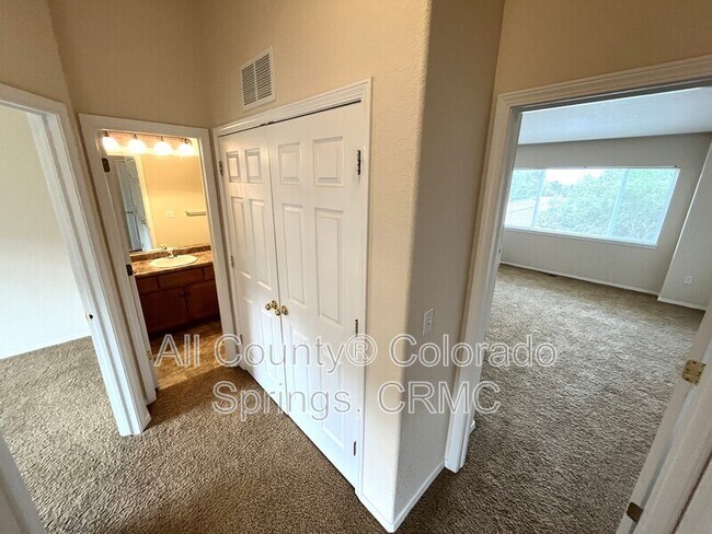 Building Photo - 4719 Iron Horse Villas Point