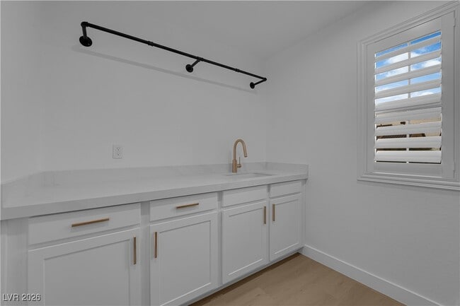 Building Photo - 465 Cabral Peak St