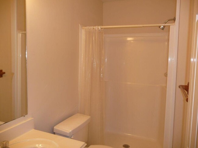 Building Photo - 2104 Maricopa Dr