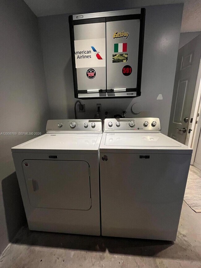 Building Photo - 7451 SW 163rd Ct