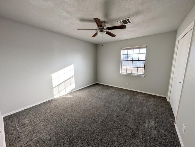 Building Photo - 2209 N Lincoln Ave