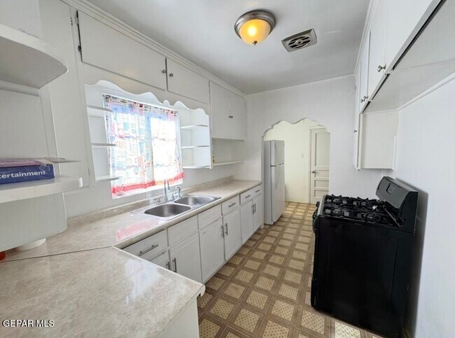 Building Photo - 1331 Cincinnati Ave