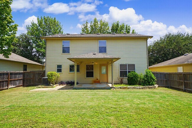 Building Photo - Spacious Cibolo Home Near Steele High School - Realtor Commission: $500
