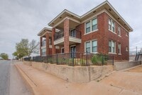 Building Photo - Welcome to this charmingly updated 2 Bedroom 1 Bathroom Bungalow Located in the Historic Jefferso...