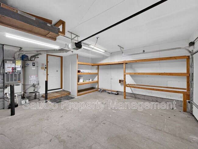 Building Photo - 245 Trillium St