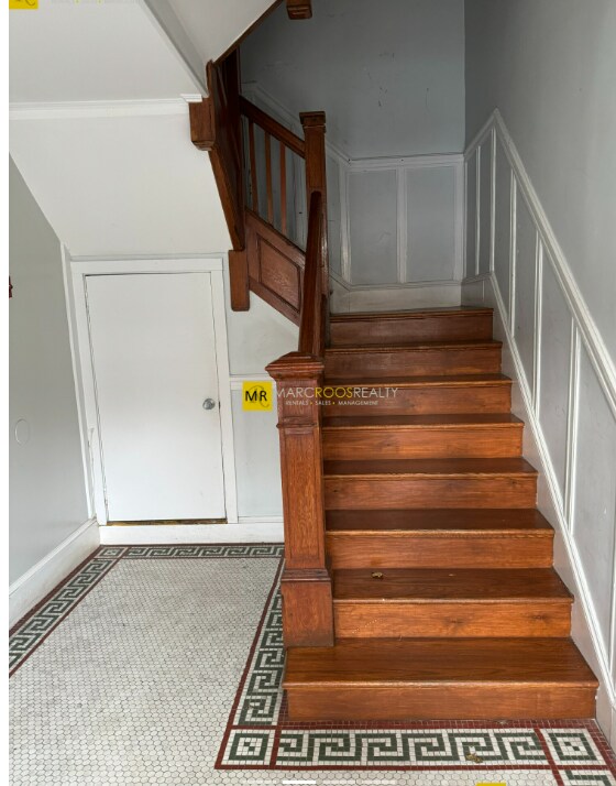 Building Photo - 59A Strathmore Rd