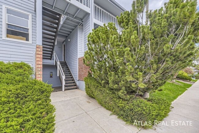 Building Photo - 3141 S Tamarac Dr