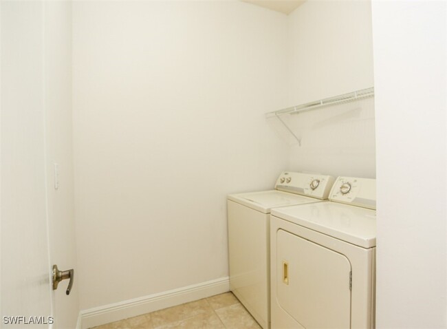Building Photo - 7069 Venice Way