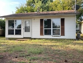 Building Photo - 816 W Howell St