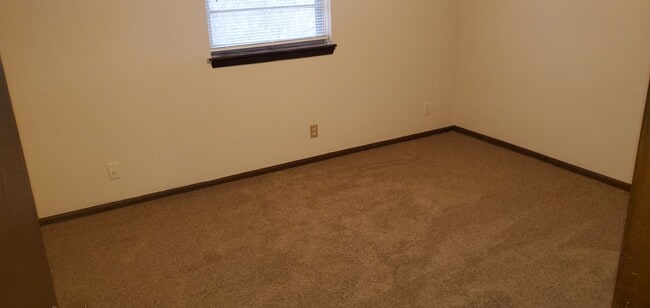 Building Photo - 3304 Albany Ct