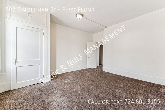 Building Photo - Newly renovated 2 bedroom, 1 bathroom dupl...