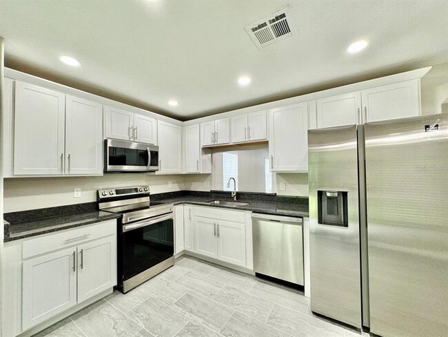 Building Photo - 12534 Chenwood Ave