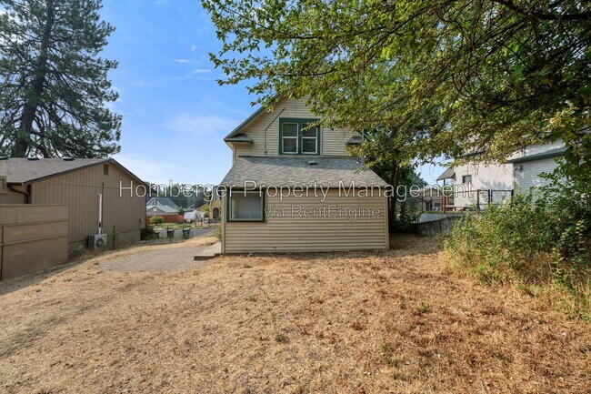 Building Photo - 1504 W Alice Ave