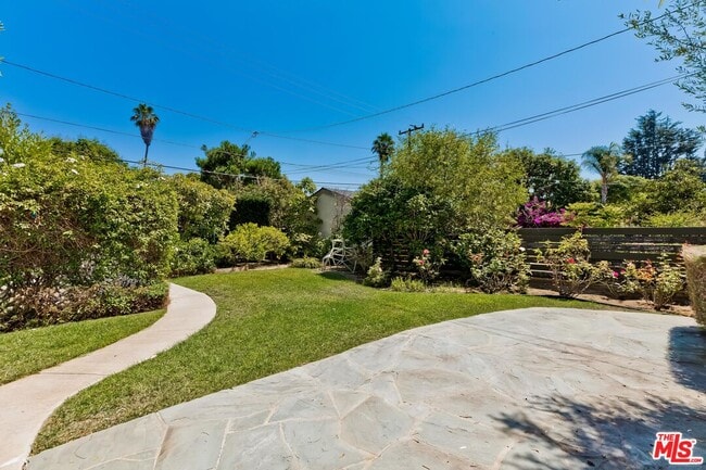 Building Photo - 921 24th St