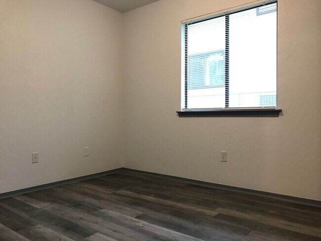 Building Photo - 3/2 in COPPERFIELD