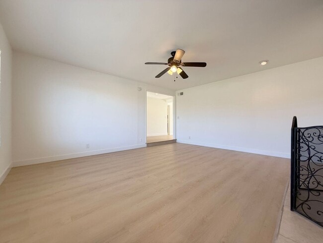 Building Photo - Costal Living - Pride of Ownership Neighbo...