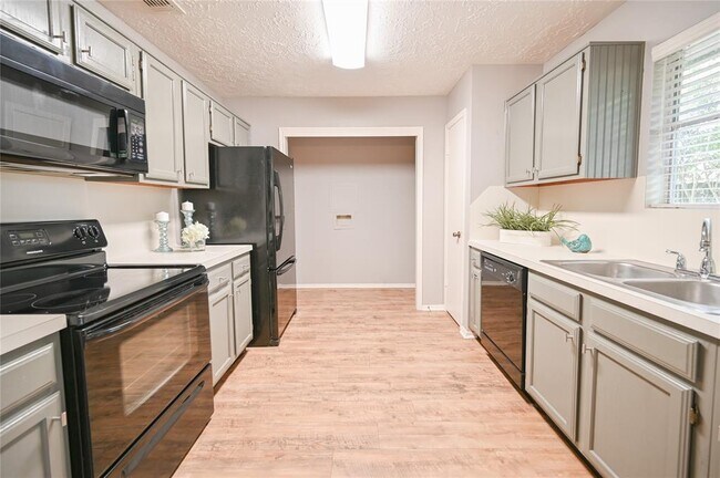 Building Photo - 2822 Swan Meadow Ct