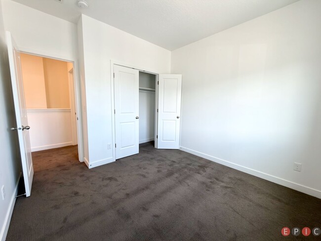 Building Photo - Beautiful Home in Lehi