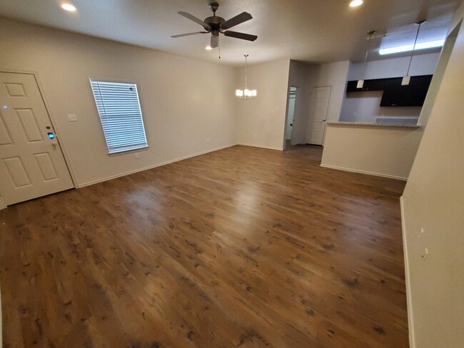 Building Photo - "Charming 3-Bedroom Duplex Retreat with 2 Baths in the Heart of Lubbock – 1360 Sq Ft of Cozy Livi...