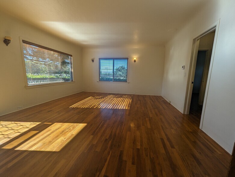 Building Photo - 4153 Bolsa Rd