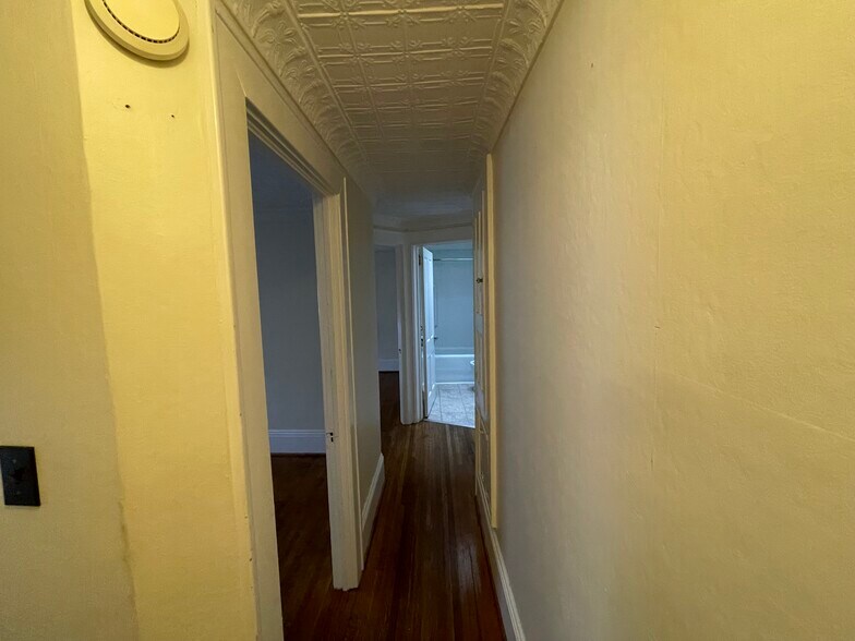 Building Photo - 411 W Sullivan St