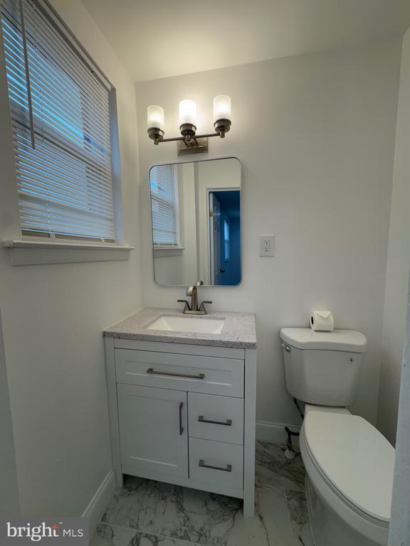 Building Photo - 9762 Hilspach St