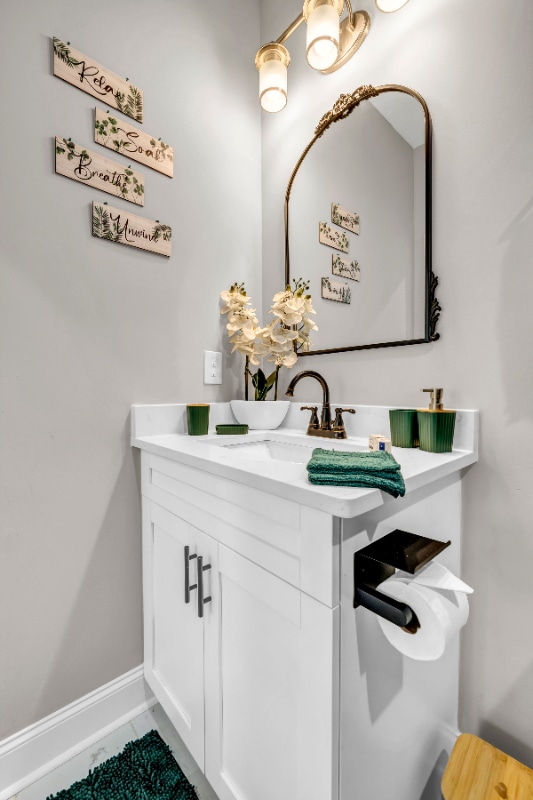 Building Photo - 1330 Adams Dr SW