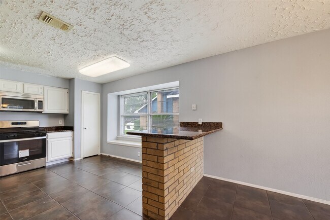 Building Photo - 319 Richvale Ln